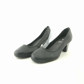 AEROSOLES HEEL REST