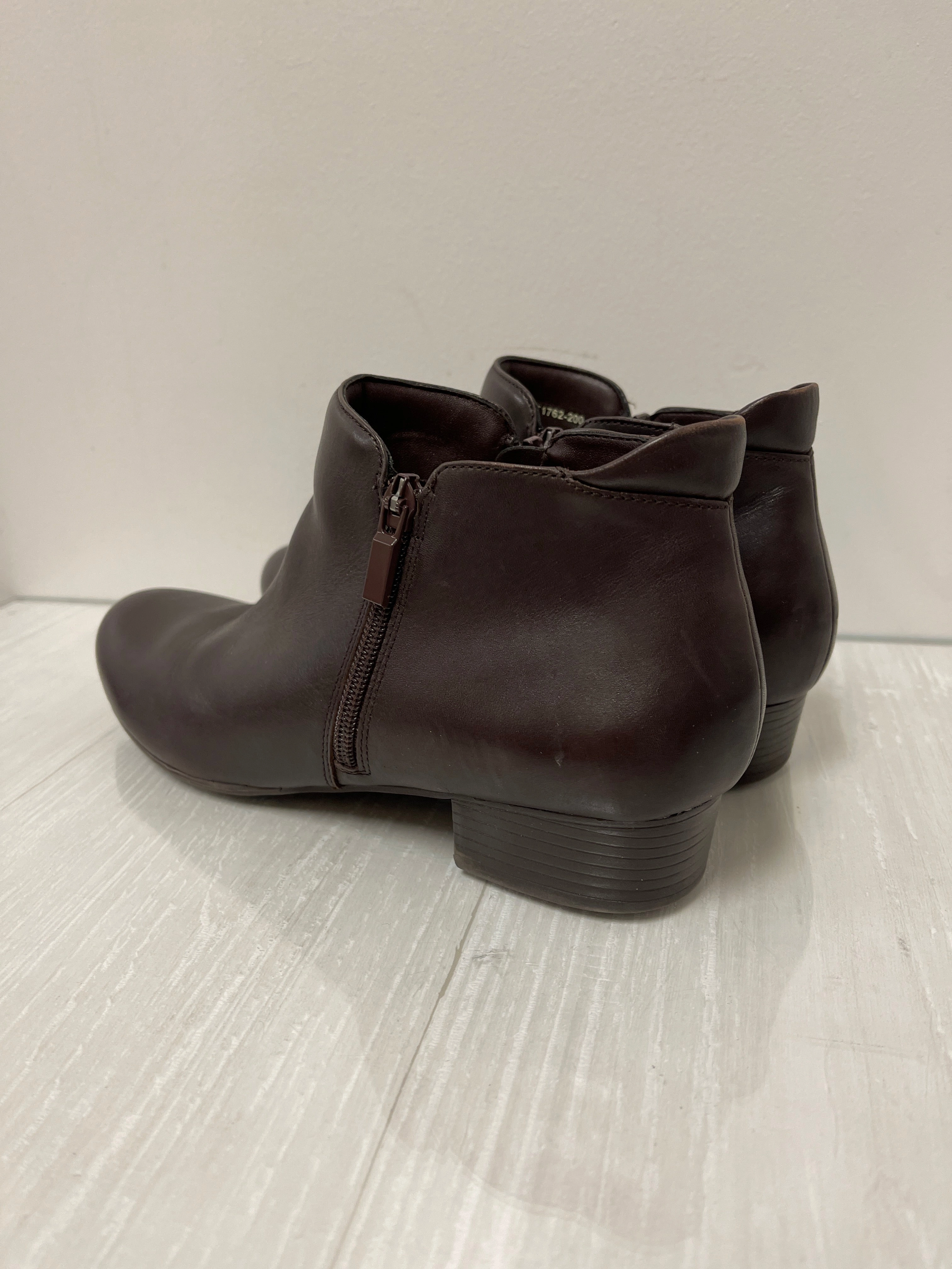 Boots Ankle Flats By Cmc In Brown, Size: 10.5