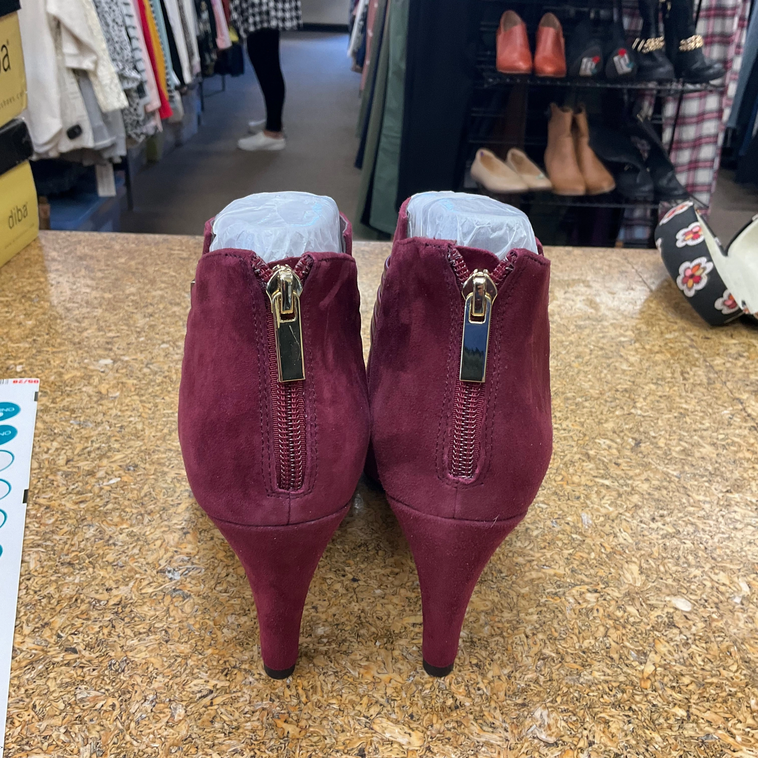 Boots Ankle Heels By Bella vita In Maroon, Size: 9