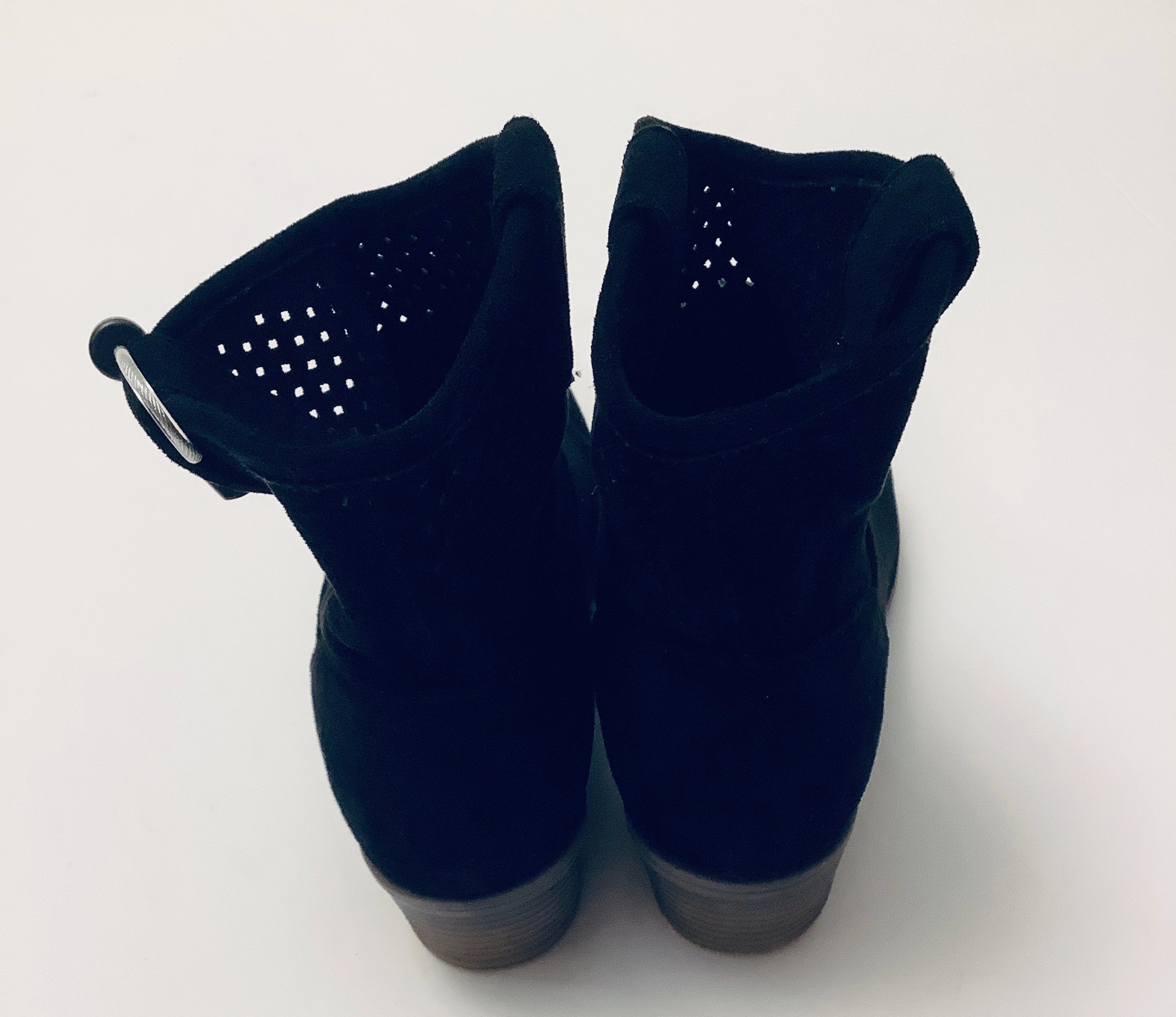 Boots Ankle Heels By Clothes Mentor In Black, Size: 6.5