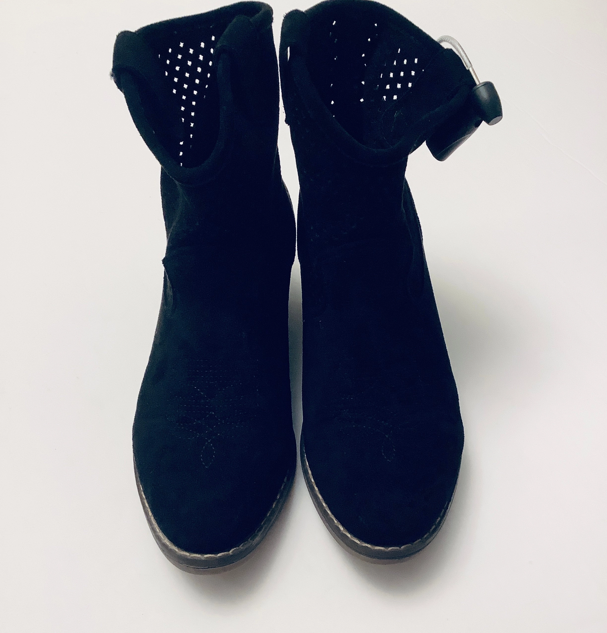 Boots Ankle Heels By Clothes Mentor In Black, Size: 6.5