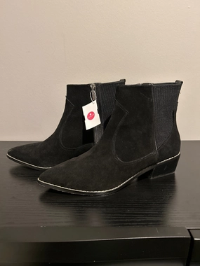 Boots Ankle Heels By Donald Pliner In Black, Size: 10