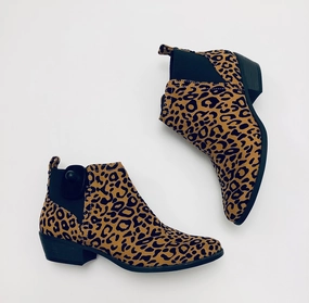 Boots Ankle Heels By Qupid In Animal Print, Size: 8.5