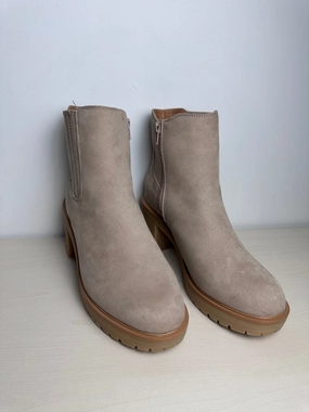 Boots Ankle Heels By Universal Thread In Tan, Size: 9.5