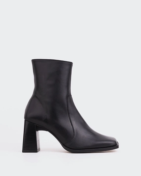 Chard Black Leather