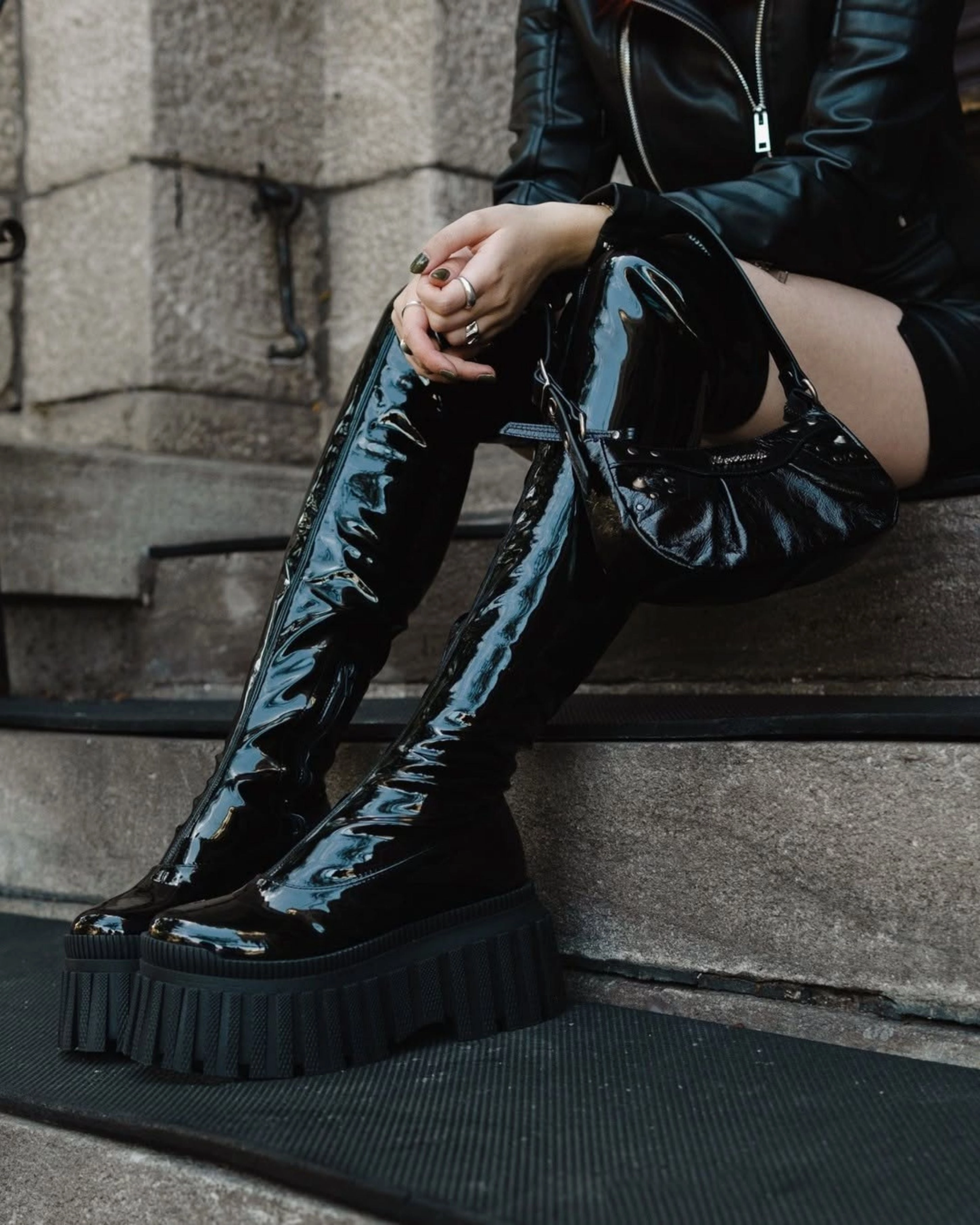 Letar Black Patent
