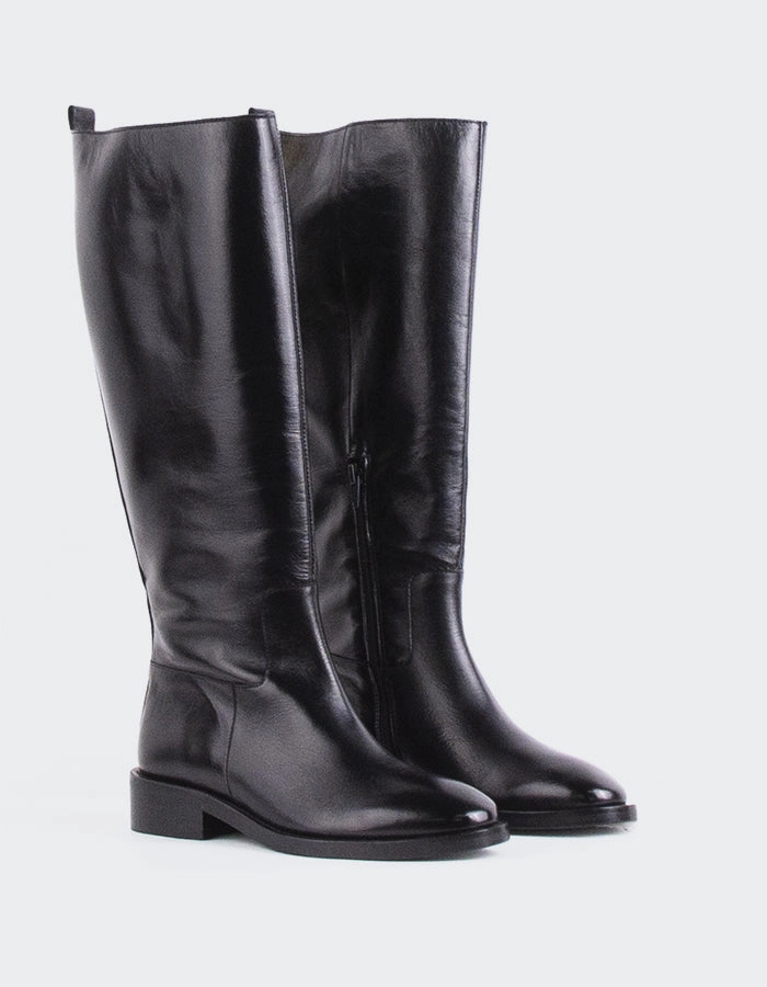 Moyle Black Leather
