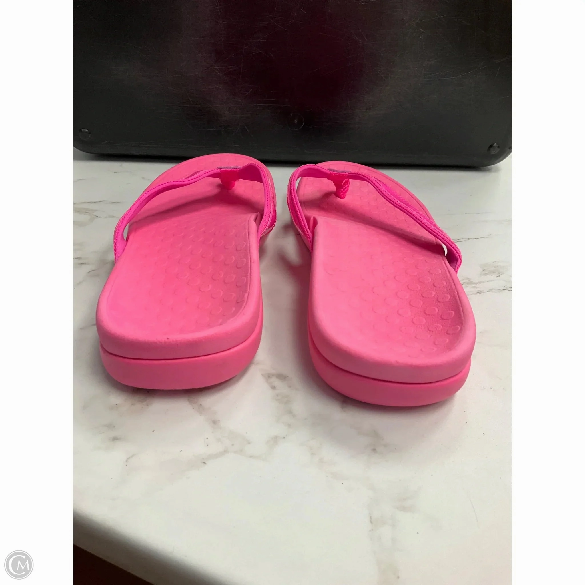 Sandals Flip Flops By Vionic In Pink, Size: 9