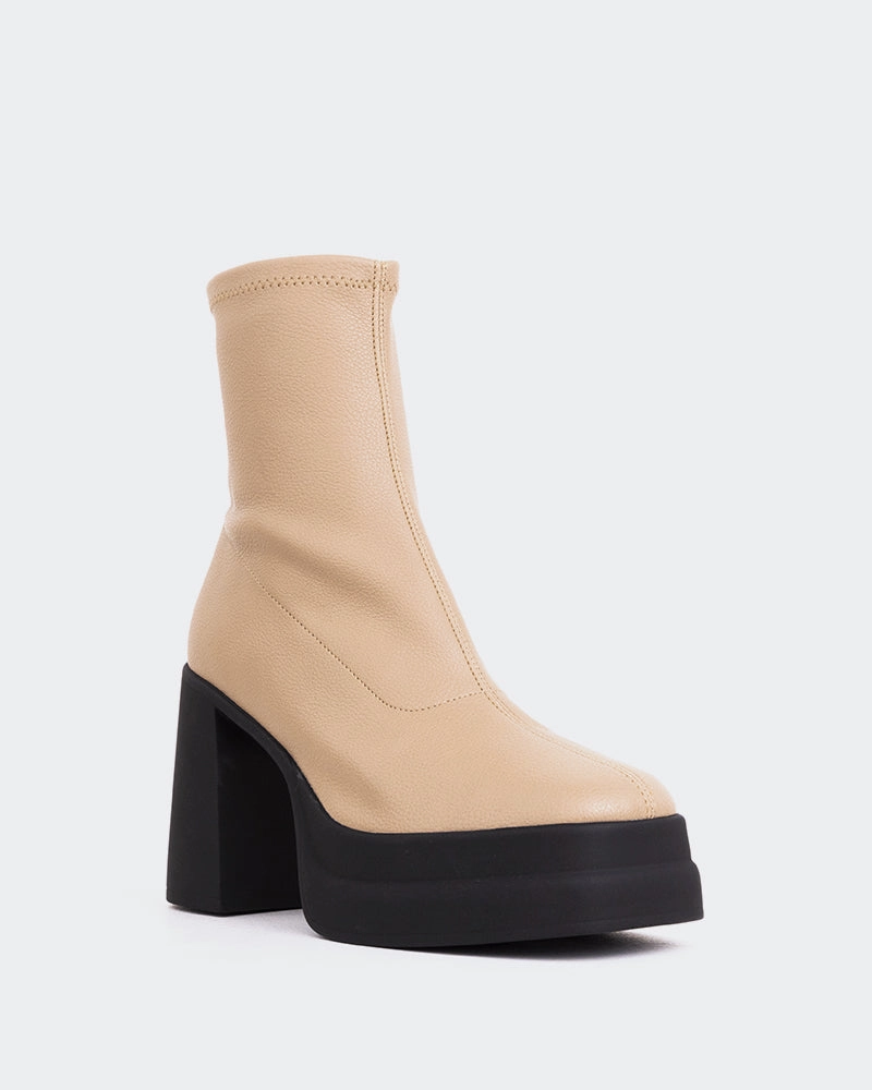 Spagna Camel Stretch