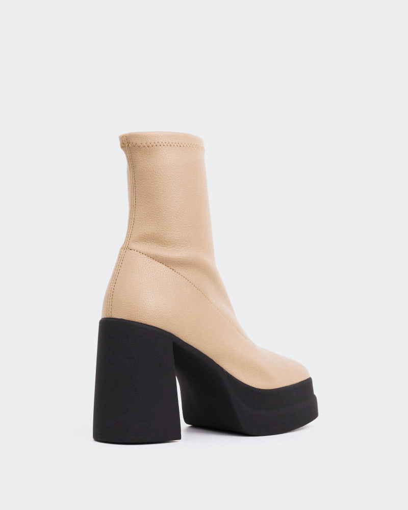 Spagna Camel Stretch