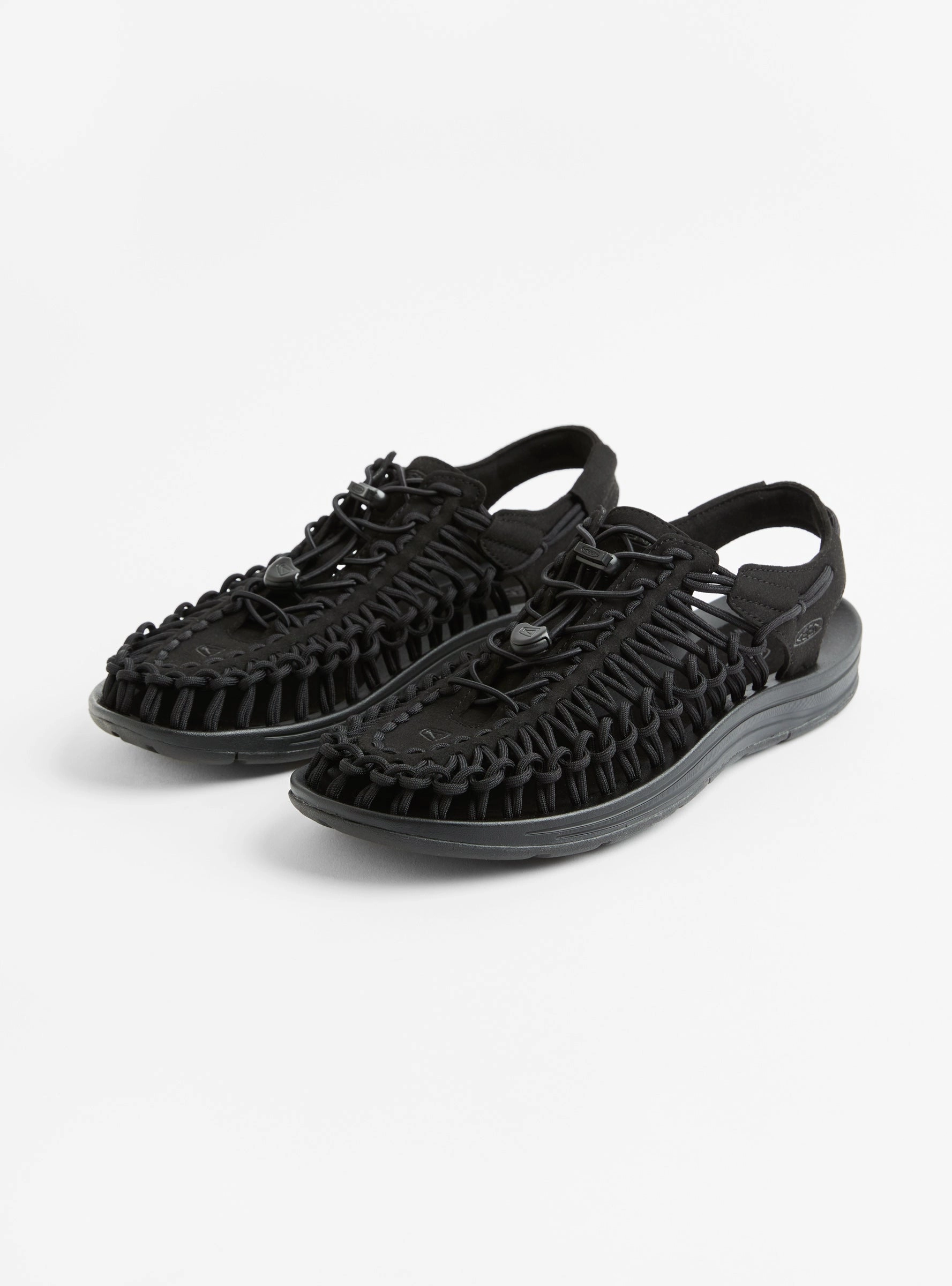UNEEK Black & Black
